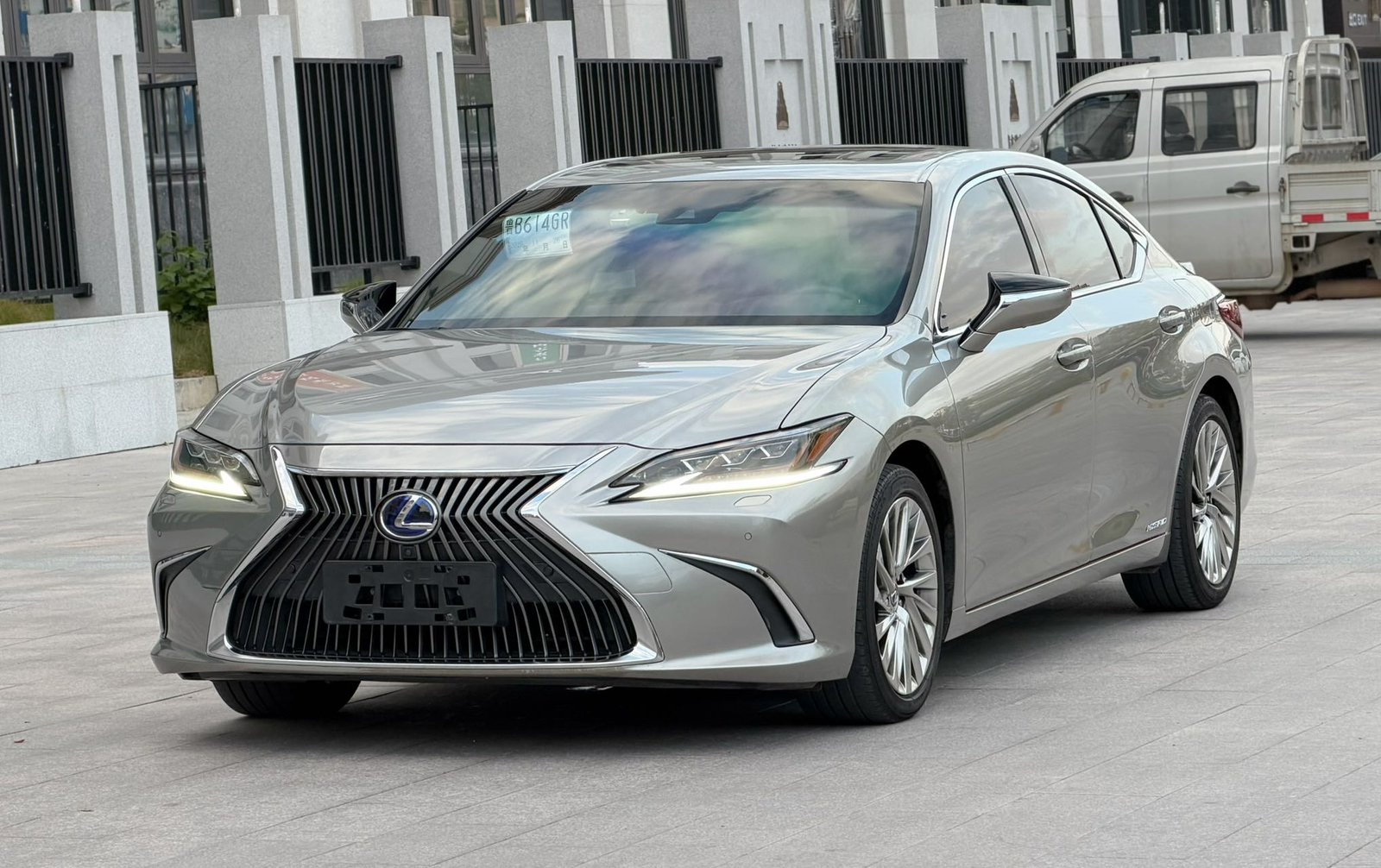 Lexus ES