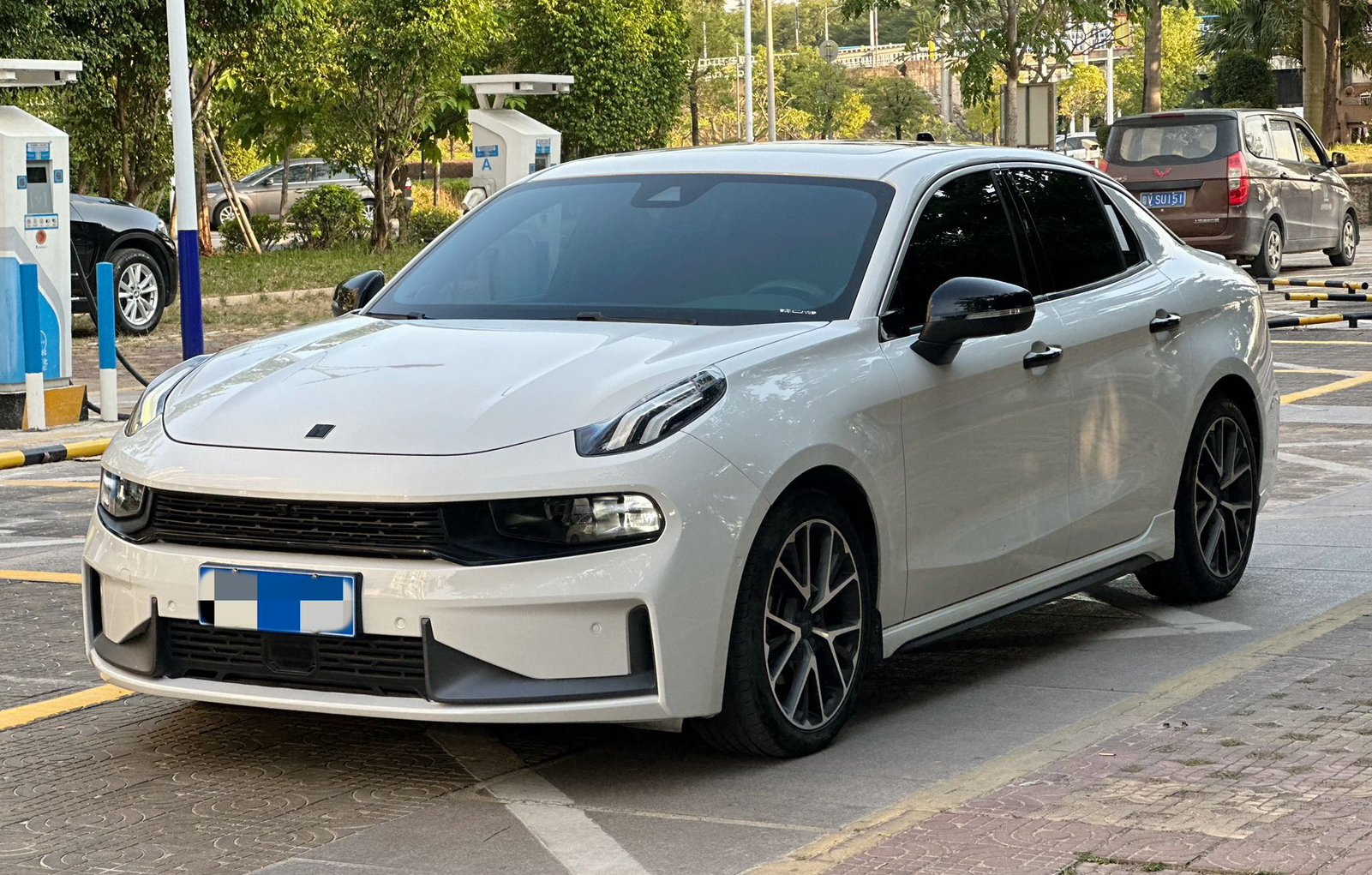 Lynk & Co Lynk & Co 03